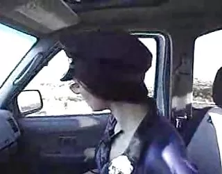 Arrêté de police pour mature grosse salope