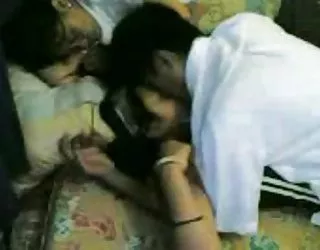 L'étudiant philippine gangbang des pute nue