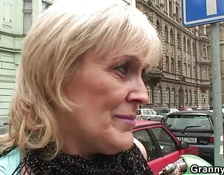 De 60 ans, le talonneur des promenades sur la jeune voir les femmes nues