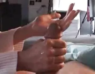 Excellent travail de la force sur une énorme bite video french salope