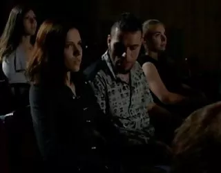 Publique de la succion dans le théâtre de la partie 1 porno gratuit en video